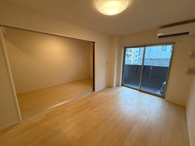 ＣＨＩＧＵＲＡ湯島　-チグラユシマ-の内装|室内