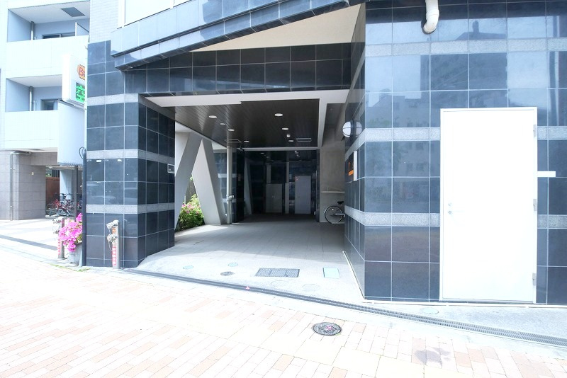 ＴＲＡＤＩＳ ＮＩＰＰＯＲＩ Ｓの外観