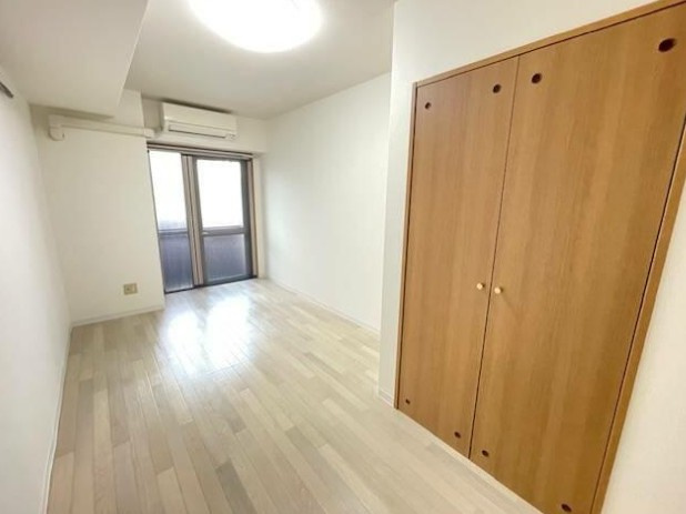 柏市柏２丁目の賃貸マンションの居間・リビング