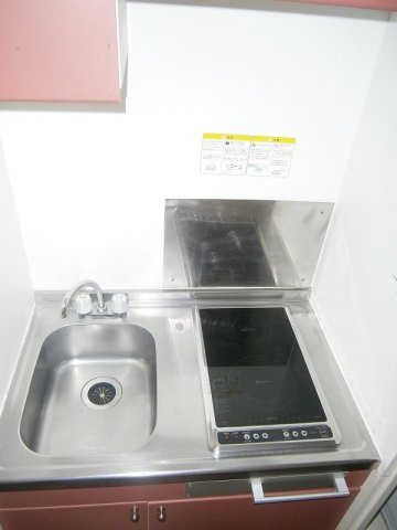 レオパレスＧＡＩＡのキッチン|２口電気コンロがついています