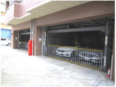 レジーナエビスの駐車場