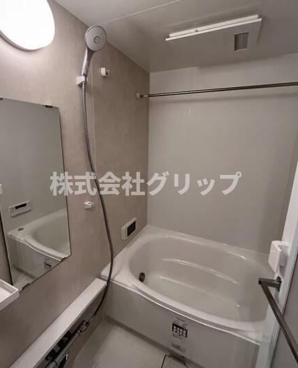 横浜市中区長者町４丁目の賃貸マンションの浴室