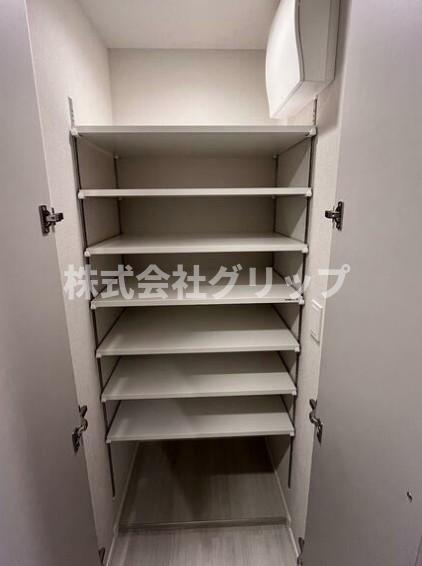 横浜市中区長者町４丁目の賃貸マンションの収納