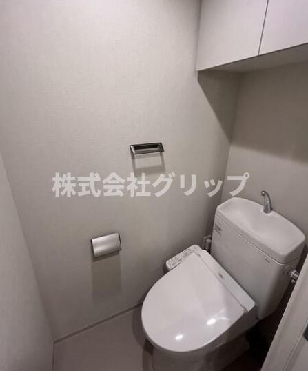 横浜市中区長者町４丁目の賃貸マンションのトイレ