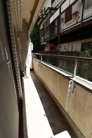 第二プロスパーハウスニムラのバルコニー