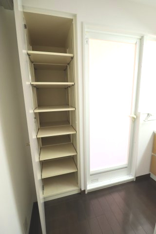 コリーヌ代官山　住宅用の収納