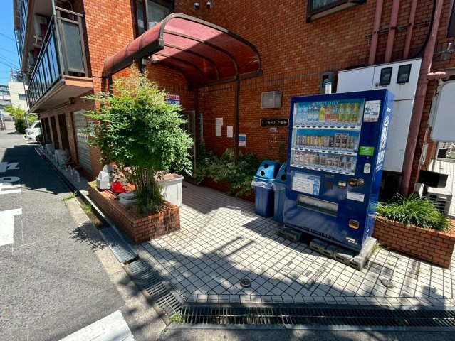 サンライト上新庄のエントランス