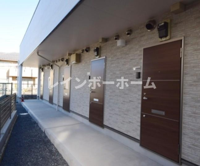 特典：仲介手数料が無料です!!のエントランス|ゆとりのあるエントランスです
