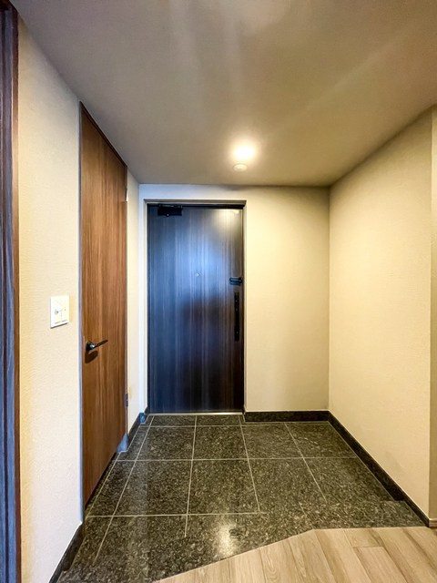 ロイヤルパークス有明の玄関|※写真は同タイプ住戸です。