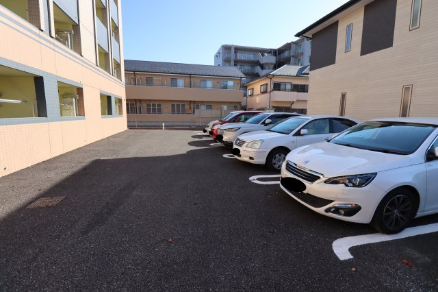 GENOVIA東向島Ⅲskygardenの駐車場