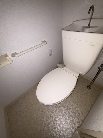 グリーンヒルズ鷹取4号棟のトイレ
