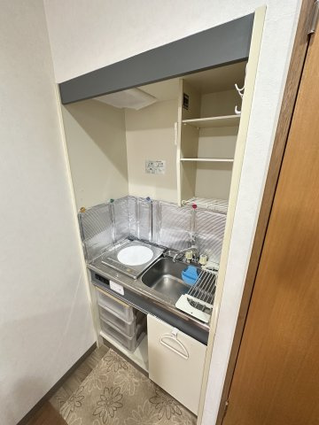 センエイ谷四のキッチン