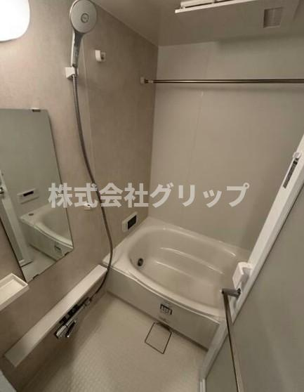 横浜市中区長者町４丁目の賃貸マンションの浴室
