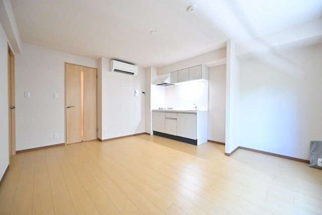 ＣＥＮＴＲＡＬ　ＧＡＲＤＥＮ　ＲＥＳＩＤＥＮＣＥ　ＴＯＫＹＯの居間・リビング