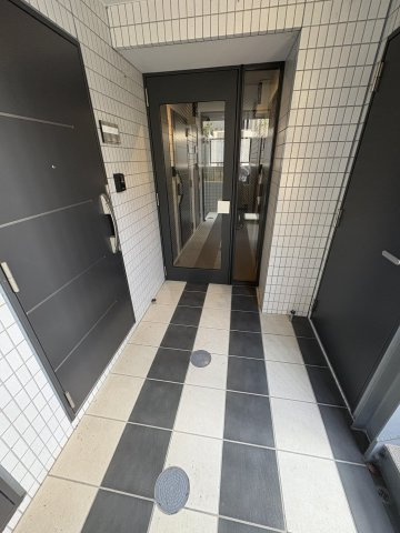 エミール新浦安のエントランス