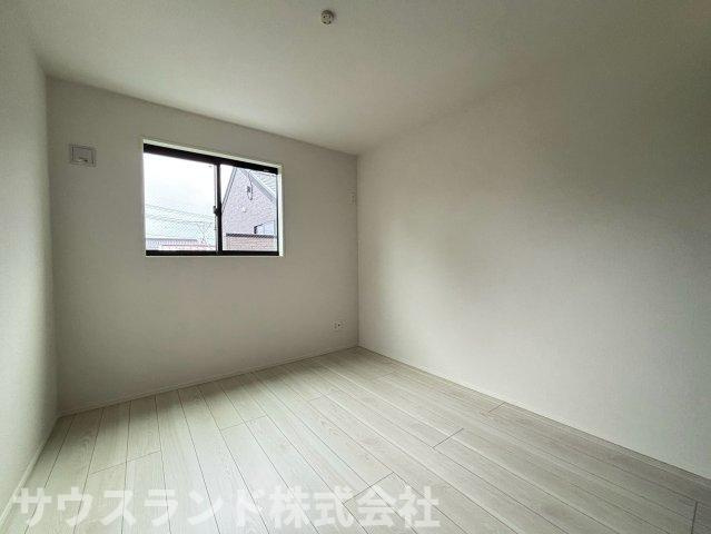 八王子市四谷町2期　の洋室|シンプルな洋室で、自由なライフスタイルを楽しむ。