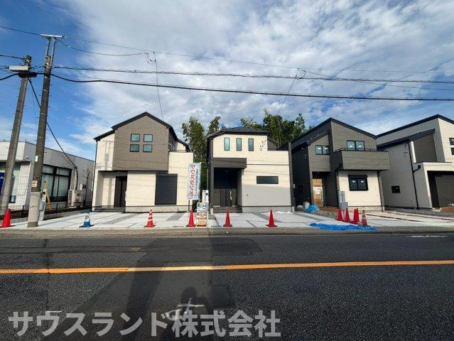 八王子市四谷町2期　の前面道路含む現地写真|整備された美しい前面道路の様子です！見通しが良く、車のすれ違いも余裕を持って行える十分な幅員があります。お子様の通学路としても見守りやすく、ご家族皆様が安心して安全に生活できる良好な周辺環境です！