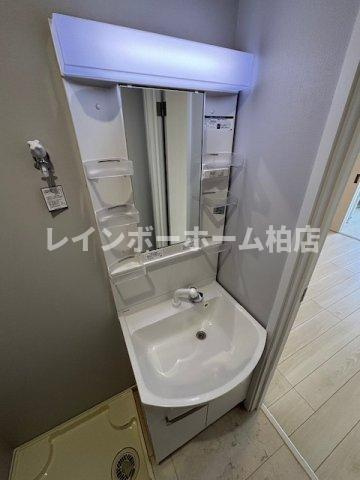 【仲介手数料：50％OFF】対象物件！の独立洗面台|独立洗面台、小物を置くことができて便利です