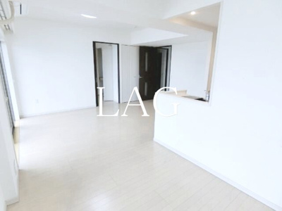 【居間・リビング】 | レーベンリヴァーレココキューブ | 洋室のお部屋です。