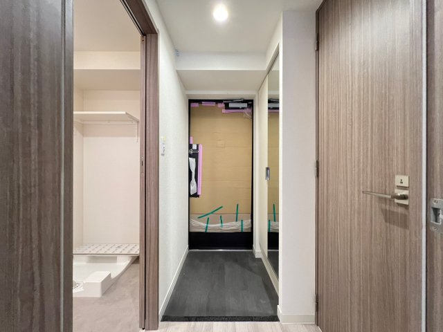 プレサンス　DOMECITY　コレーレの玄関