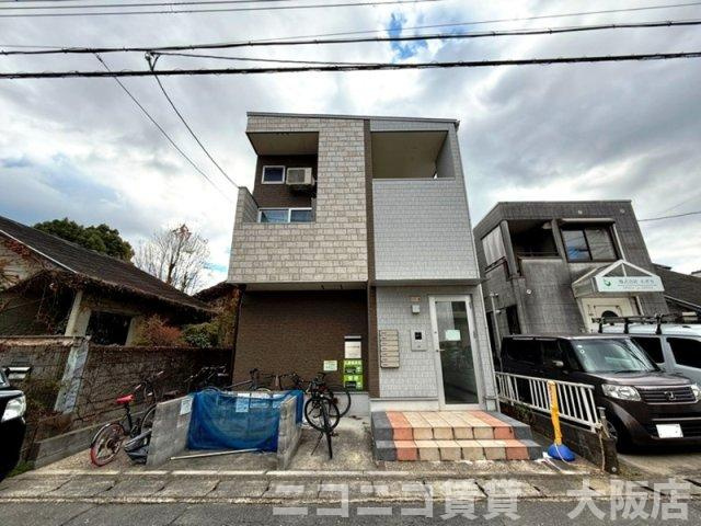 京都市山科区東野八反畑町のアパートの外観