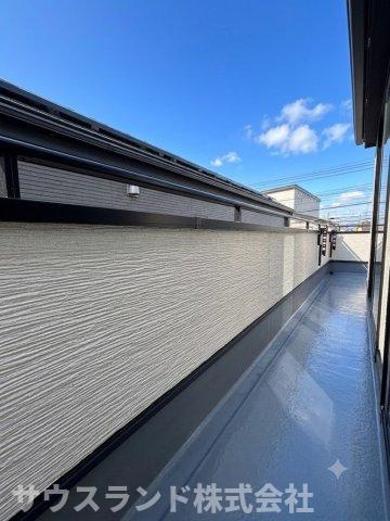 八王子市四谷町2期のバルコニー|南向きで陽当たり良好。お洗濯物もお布団も一気に干すことができて家事が捗ります。