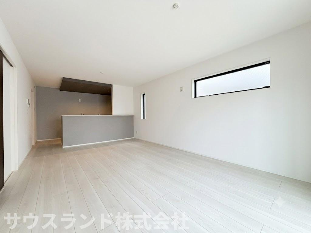 八王子市四谷町2期の居間・リビング|家事、食事、寛ぎ、同じ空間に居ながら、個人の時間も大切にできます。