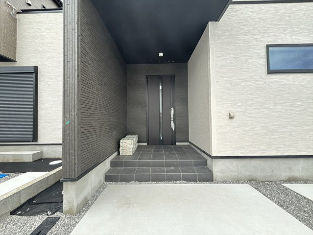 八王子市四谷町2期の玄関