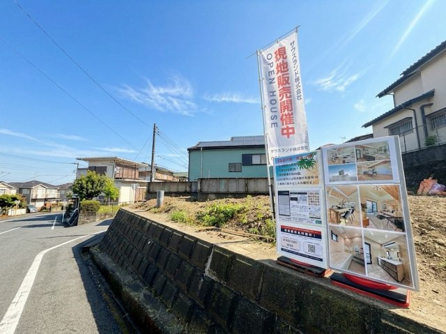 八王子市長沼町の前面道路含む現地写真|物件の事以外にも、周辺環境についてもご案内させていただきます！内見の車移動時にはチャイルドシートの用意もございます。
