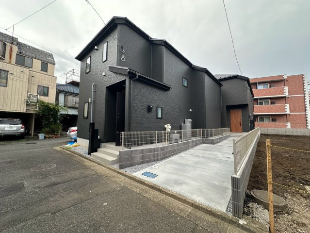 八王子市万町第１期の前面道路含む現地写真