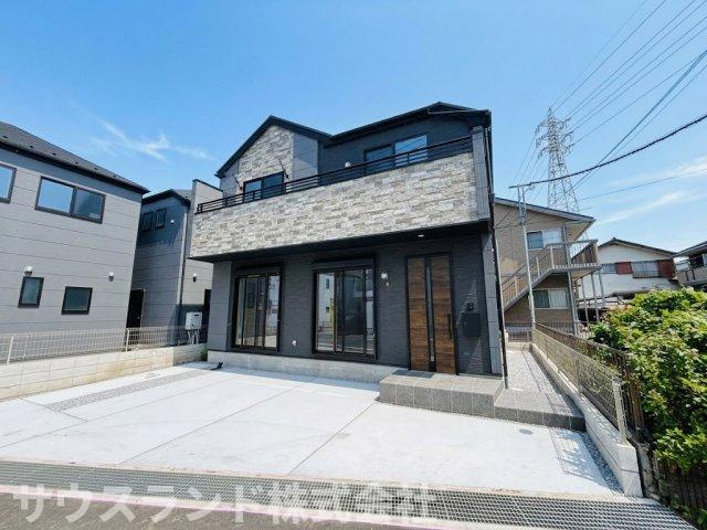 八王子市子安町4期の外観|異なる角度から見た建物外観です！3階部分のバルコニーは、洗濯物を干すスペースとしてはもちろん、ちょっとしたガーデニングや気分転換の場所としても活用できそうですね！