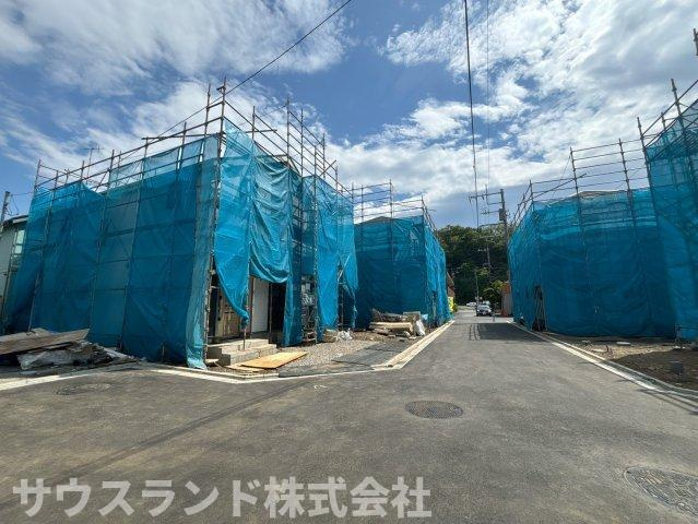 八王子市弐分方町10期　D号棟の外観|全10棟の開発分譲住宅！新設の開発道路の道幅は5ｍと広めなので駐車もしやすいです。