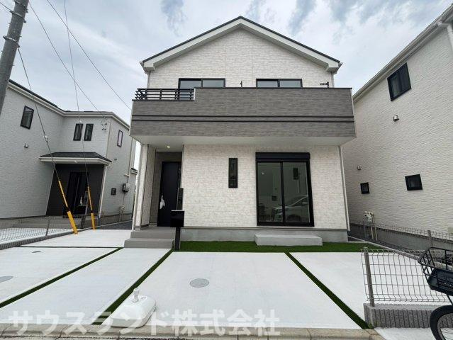 八王子市弐分方町10期　F号棟の外観|全10棟の開発分譲住宅！新設の開発道路の道幅は5ｍと広めなので駐車もしやすいです。