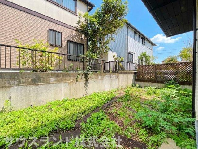 八王子市西片倉3丁目の庭|簡単な家庭菜園も楽しめるお庭です