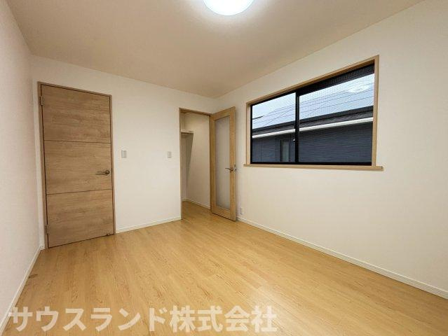 八王子市西片倉3丁目の洋室|落ち着いた色調の洋室です