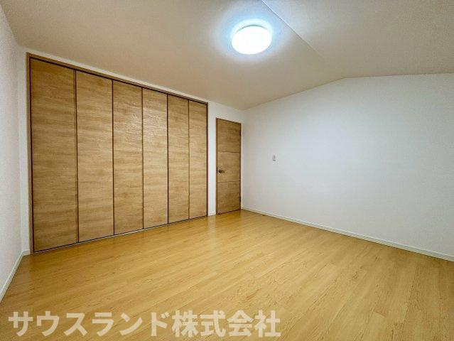 八王子市西片倉3丁目の洋室|落ち着いた色調の洋室です