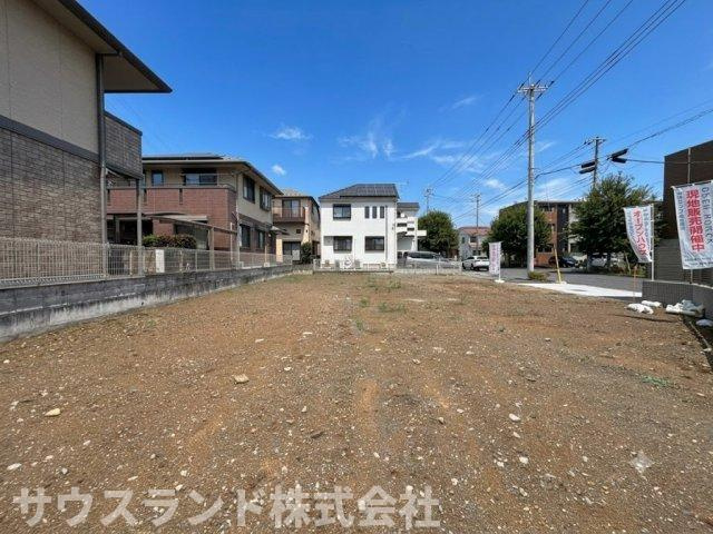 八王子北野7期の外観|隣接するお家との距離が適度に保たれており、風通しがよく湿気がこもりにくい環境です！空いたスペースで家庭菜園を始めて、採れたて野菜を食卓に並べることもできますね。毎日の食事が楽しみになります。