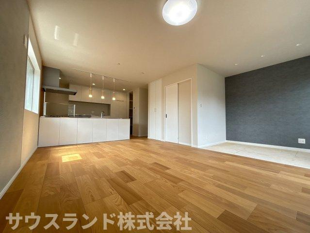 中野上町一丁目の居間・リビング|お好きなインテリアで、くつろぎと楽しさが共存する、自分らしいスタイルのリビングに。