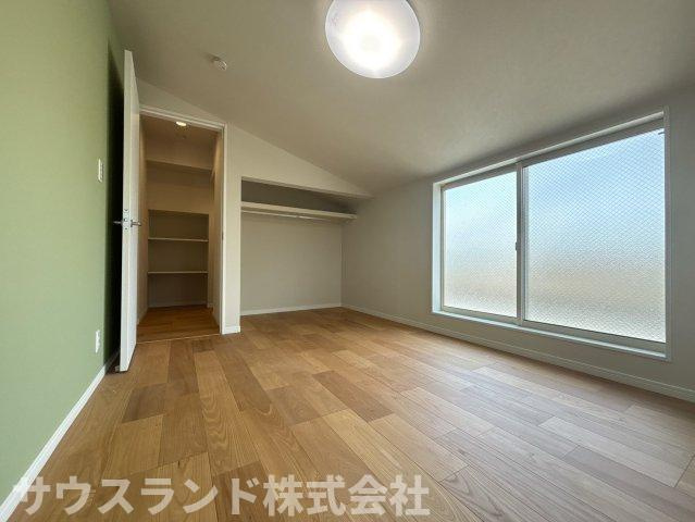 中野上町一丁目の洋室|上品で落ち着いた雰囲気の洋室は上質な時間を期待させます。