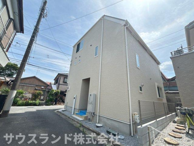 中野上町一丁目の外観|徒歩9分圏内に小学校や保育園が整い、小さなお子様とも過ごしやすい、穏やかな住環境です。