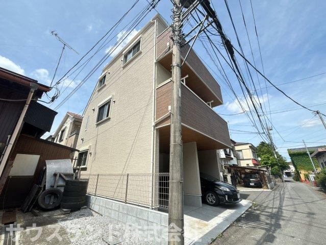 中野上町一丁目の前面道路含む現地写真|周辺には高い建物が無いので開放感に溢れ、陽当たり・風通しにも恵まれています。