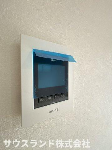 八王子市中野町2期　1号棟の防犯設備|来訪者の顔を室内で確認できるTVモニター付きインターフォンで、安心の暮らしを支えます。