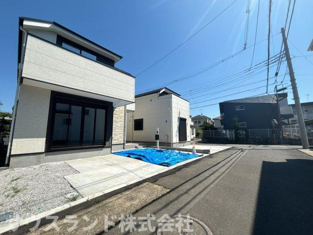 八王子市中野町2期　1号棟の前面道路含む現地写真|周辺には高い建物が無いので開放感に溢れ、陽当たり・風通しにも恵まれています。