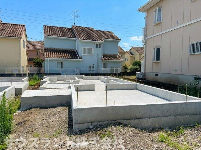 八王子市椚田町の外観|徒歩圏内に公園が多数そろい、お子さまの遊び場や日々のお散歩にも恵まれた穏やかな住環境。