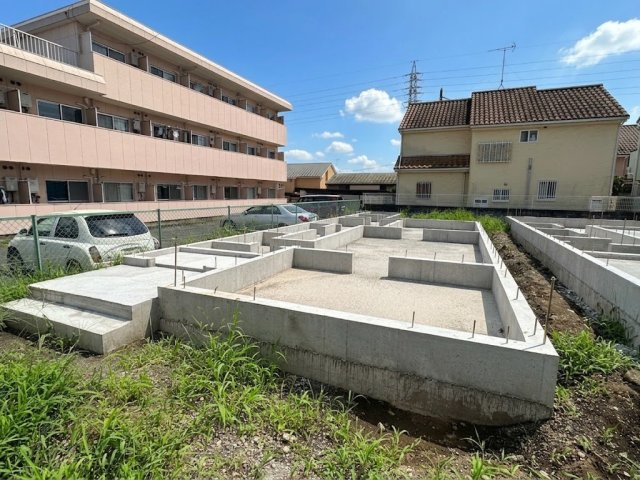 八王子市椚田町の外観|敷地内にお車2台駐車可能！（車種によります）ご夫婦でそれぞれのお車を停められます。