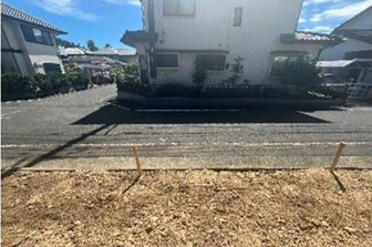 八王子市川町の前面道路含む現地写真|前面道路の道幅が6ｍと広めなので、お車の出し入れがスムーズにできます。