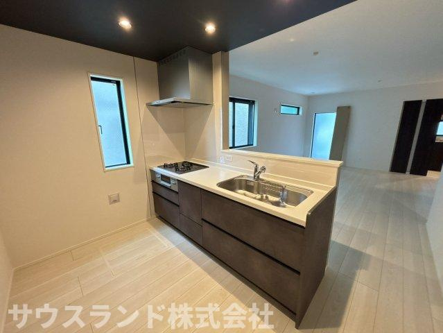 八王子市北野町6期　5号棟のキッチン|コンパクトなキッチンで掃除もラクラク