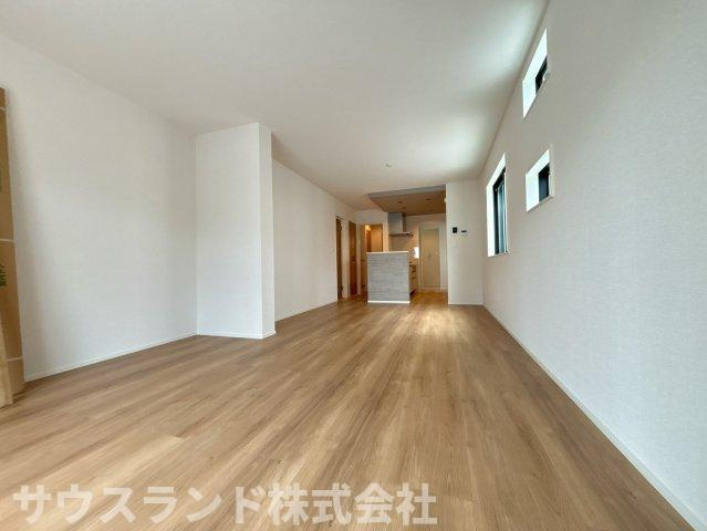 八王子市北野町6期　2号棟の居間・リビング|こちらの居間で趣味の時間をお楽しみください