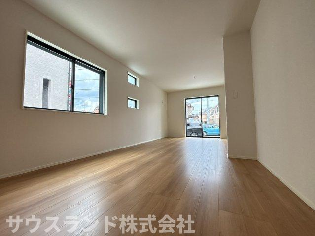 八王子市北野町6期　2号棟の居間・リビング|ゆったりとした居間です