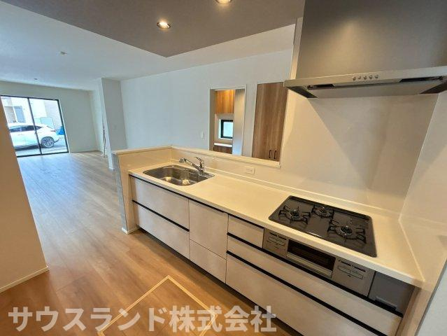八王子市北野町6期　2号棟のキッチン|コンパクトなキッチンで掃除もラクラク